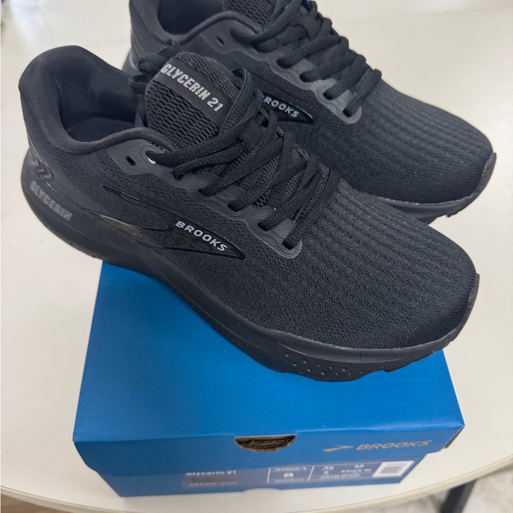 Brooks Glycerin 21 Black Running Shoes Woman Size 8